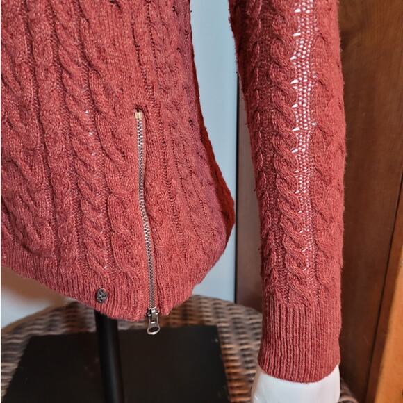 American Eagle AEO Terracotta Orange Cable Knit Sweater Sz XS Side Zipper Unique - Picture 3 of 13